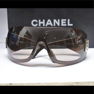 Excellent for fashion or riding motorcycles